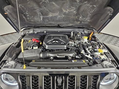 Used 2023 Jeep Wrangler Unlimited Rubicon 4xe w/ Cold Weather Group AWD/4WD image 9
