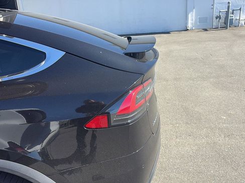 Used 2018 Tesla Model X 100D image 12