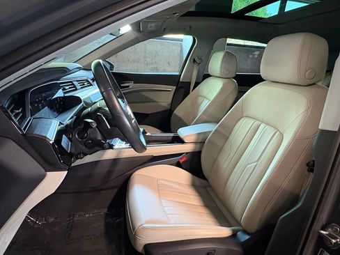 Used 2024 Audi Q8 e-tron Premium AWD/4WD image 5