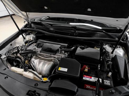 Used 2015 Toyota Camry SE FWD image 43
