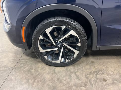 Used 2022 Mitsubishi Outlander SE image 5
