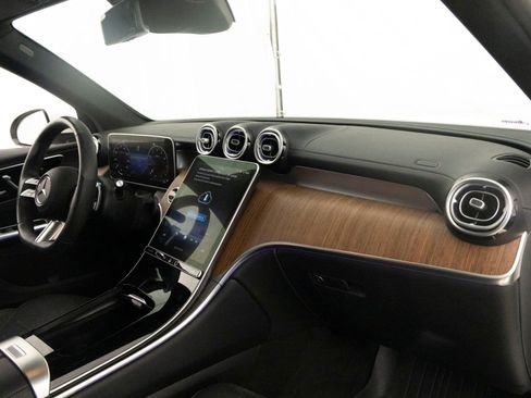 Used 2023 Mercedes-Benz GLC 300 4MATIC image 27