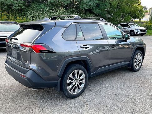Used 2022 Toyota RAV4 XLE Premium AWD/4WD image 6