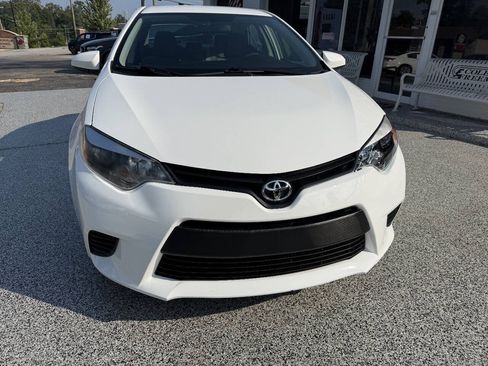 Used 2016 Toyota Corolla L FWD image 3