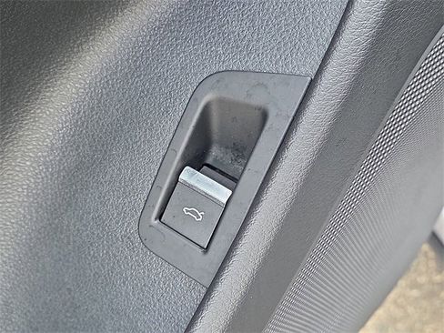 Certified 2022 Audi Q8 Premium image 25