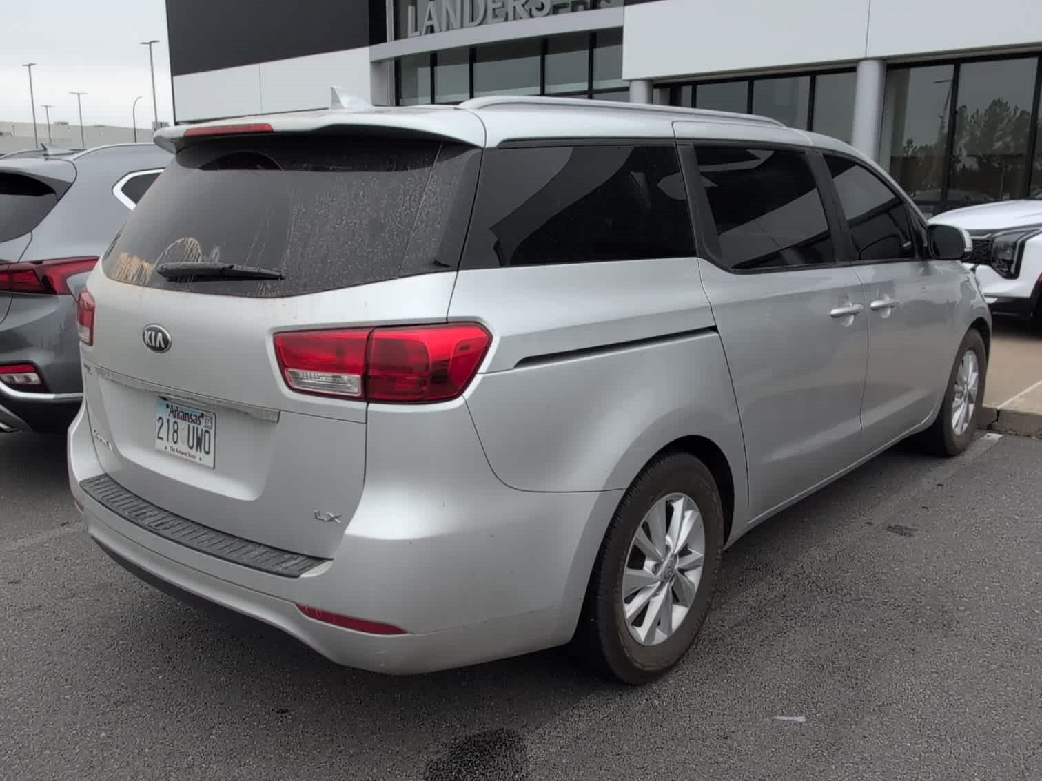 Used 2015 Kia Sedona LX w/ LX Convenience Package FWD image 4