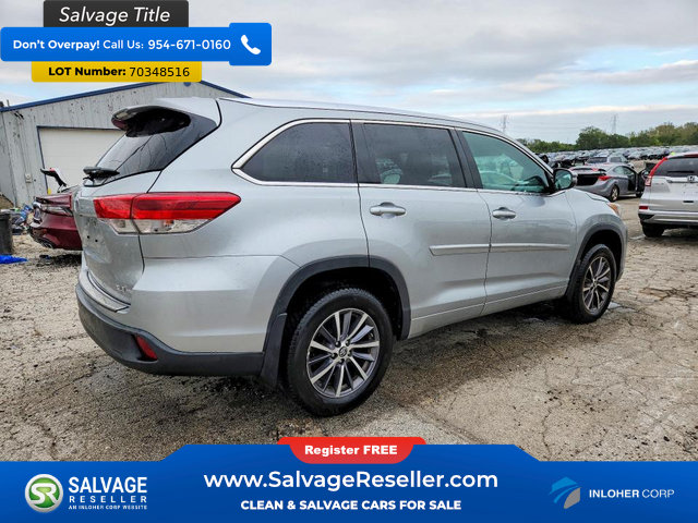 Used 2017 Toyota Highlander XLE AWD/4WD image 4