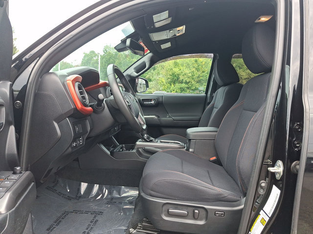 Used 2020 Toyota Tacoma TRD Sport AWD/4WD image 11