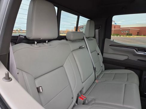 Used 2023 GMC Sierra 1500 SLT w/ SLT Premium Plus Package AWD/4WD image 41