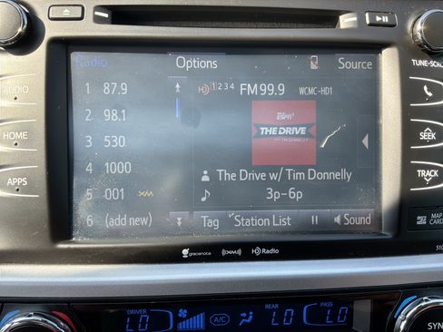 Used 2019 Toyota Highlander XLE FWD image 23