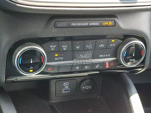 Certified 2022 Ford Escape SEL w/ Technology Package AWD/4WD image 16