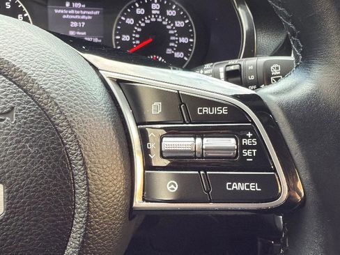 Used 2022 Kia Seltos Nightfall Edition image 11