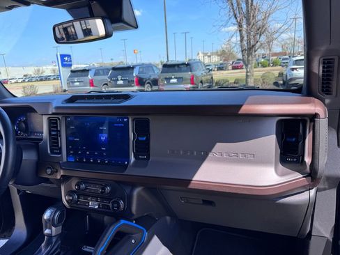 Used 2023 Ford Bronco Outer Banks w/ Sasquatch Package image 18