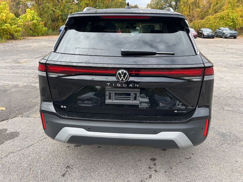 New 2026 Volkswagen Tiguan SE image 7