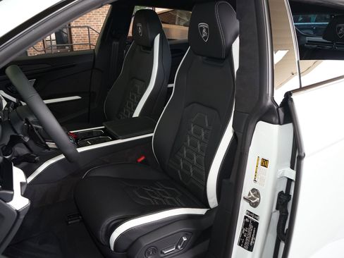 Used 2026 Lamborghini Urus SE image 10