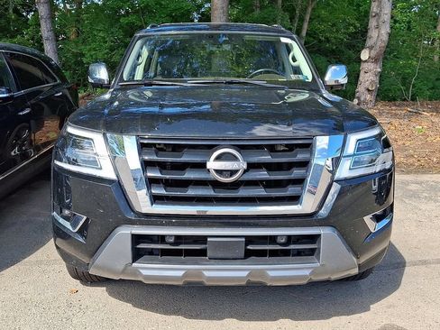 Used 2022 Nissan Armada Platinum w/ Captain's Chairs Package AWD/4WD image 3