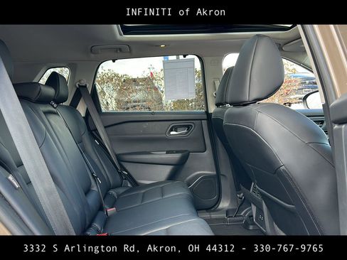 Used 2025 Nissan Rogue SV w/ SV Premium Package image 32