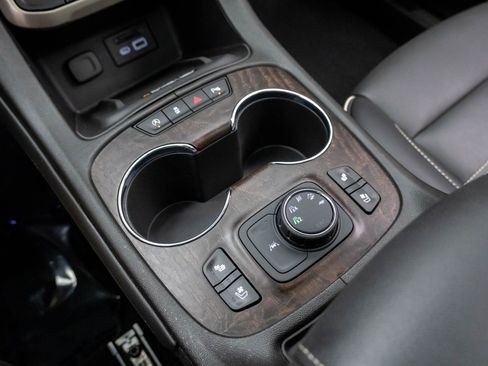 Used 2023 GMC Acadia Denali w/ Denali Ultimate Package AWD/4WD image 31