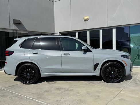 Used 2024 BMW X5 sDrive40i w/ M Sport Package RWD image 8