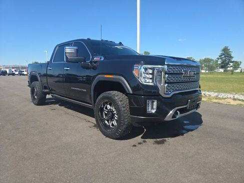 Used 2022 GMC Sierra 2500 Denali w/ Denali Black Diamond Edition AWD/4WD image 1