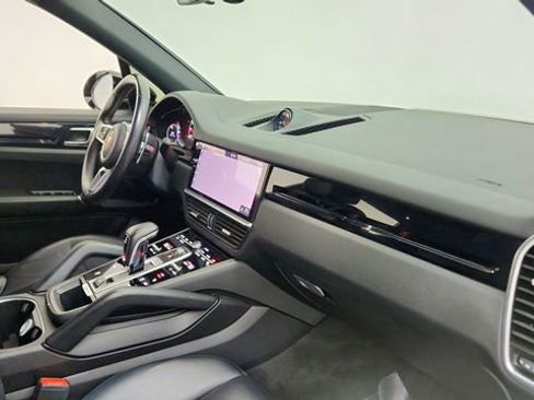 Used 2019 Porsche Cayenne image 20