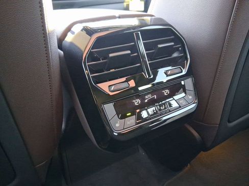 New 2026 BMW iX xDrive60 image 29