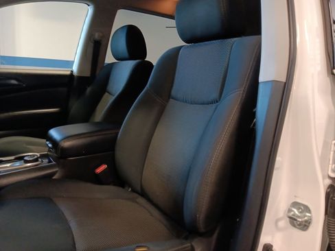 Used 2018 Nissan Pathfinder S AWD/4WD image 24