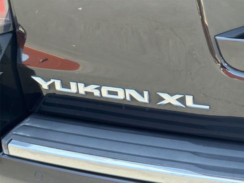 Used 2016 GMC Yukon XL Denali AWD/4WD image 8