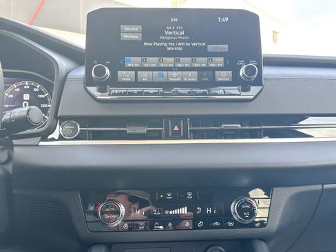 New 2025 Mitsubishi Outlander SEL image 29