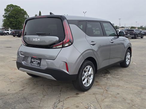 New 2025 Kia Soul LX image 8