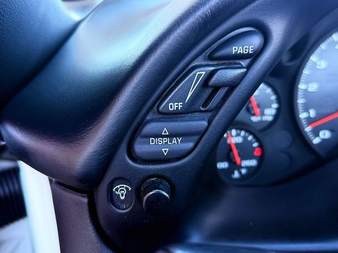 Used 2004 Chevrolet Corvette Convertible w/ Preferred Equipment Group image 28