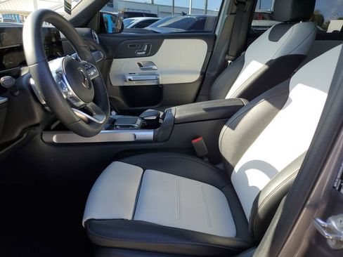 Used 2023 Mercedes-Benz GLB 250 image 17