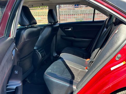 Used 2015 Toyota Camry XSE image 7