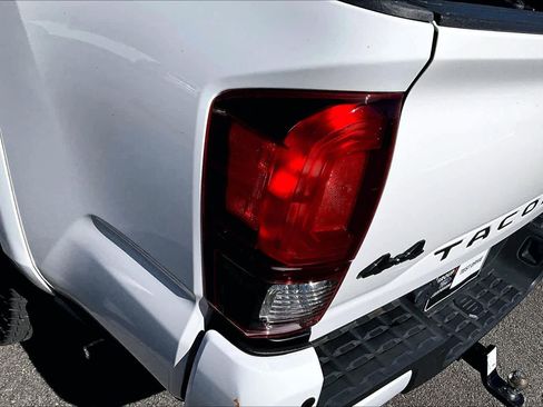 Used 2023 Toyota Tacoma SR5 AWD/4WD image 27