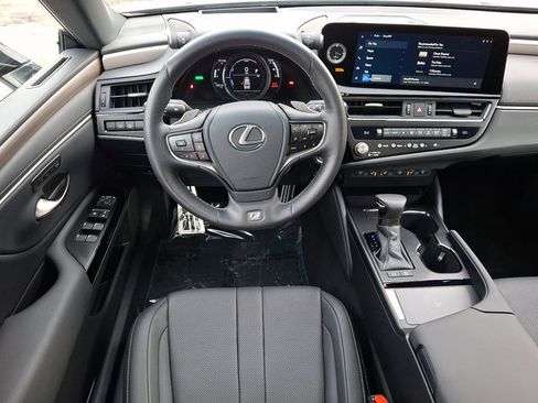 Certified 2025 Lexus ES 300h F Sport image 12