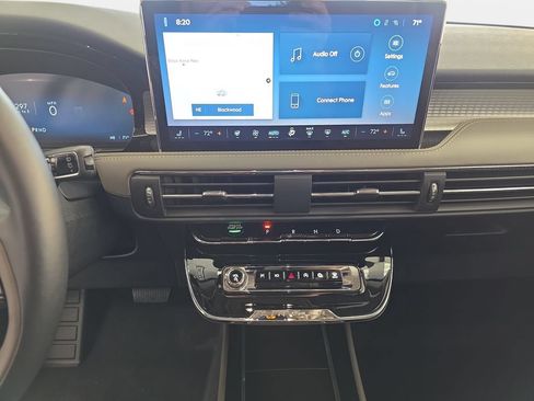 Used 2023 Lincoln Corsair AWD w/ Equipment Group 101A image 21