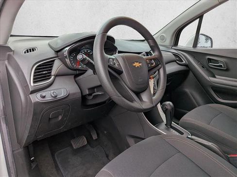 Used 2022 Chevrolet Trax LS w/ Tint and Cruise Package AWD/4WD image 10