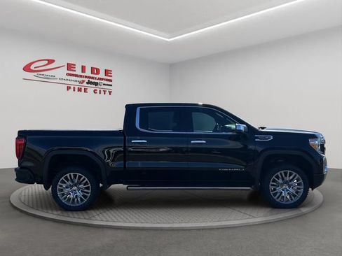 Used 2019 GMC Sierra 1500 Denali w/ Denali Ultimate Package AWD/4WD image 11