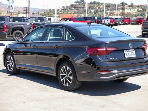 Used 2024 Volkswagen Jetta S FWD image 5