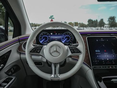 Certified 2023 Mercedes-Benz EQE 350+ 4MATIC SUV w/ Exclusive Trim Package image 17