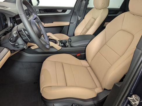 Used 2026 Porsche Cayenne image 5