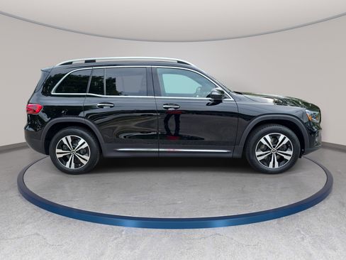 Certified 2026 Mercedes-Benz GLB 250 4MATIC image 4