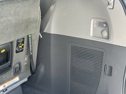 Used 2017 Toyota Sienna XLE w/ XLE Navigation Package FWD image 39