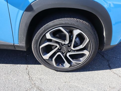 Used 2025 Chevrolet Trax RS w/ Driver Confidence Package FWD image 38