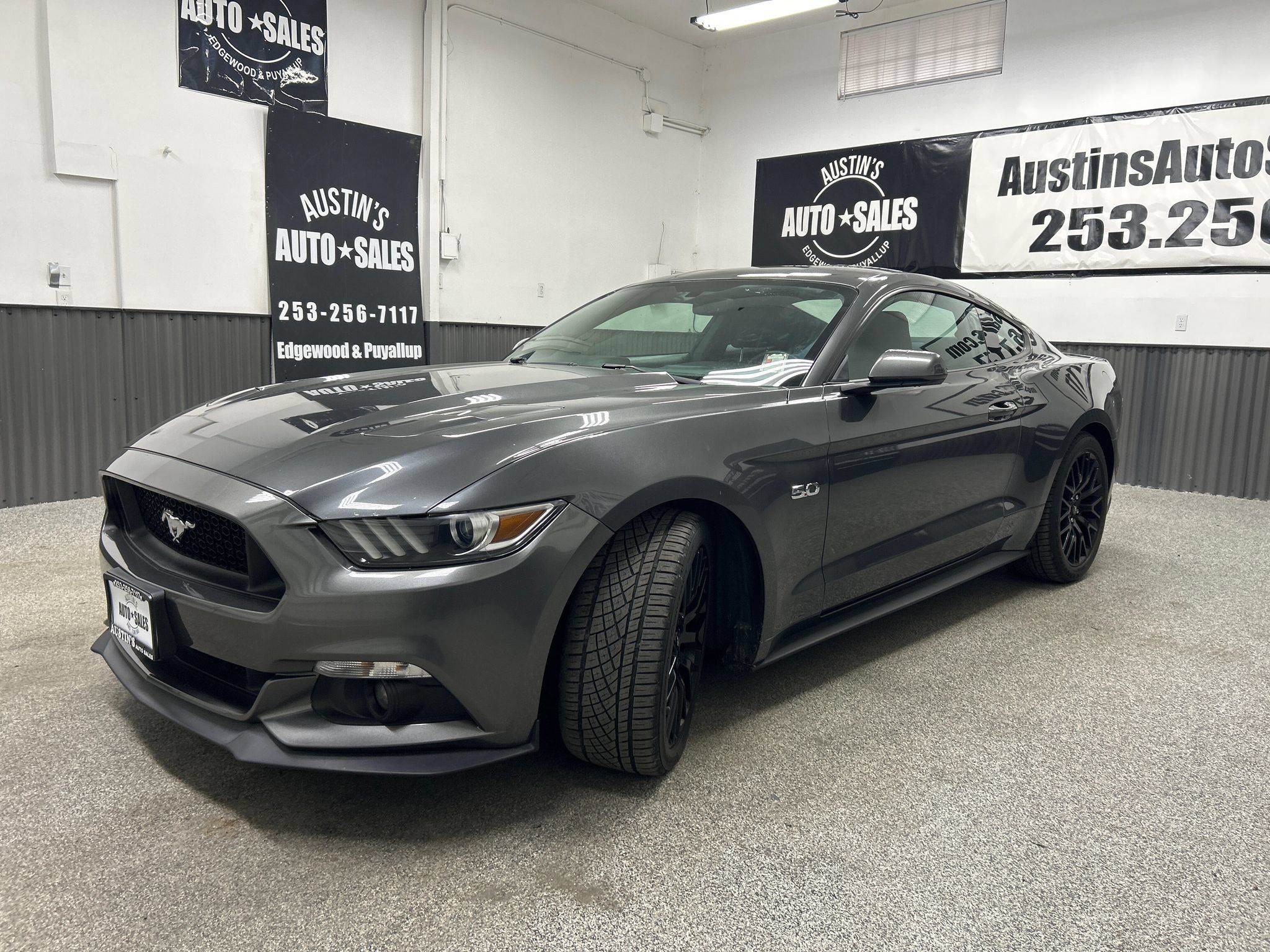 Used 2017 Ford Mustang GT w/ GT Performance Package RWD image 3