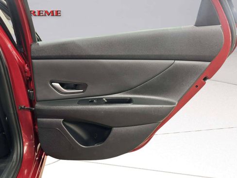 Used 2023 Hyundai Elantra Limited w/ Winter Weather Package FWD image 31