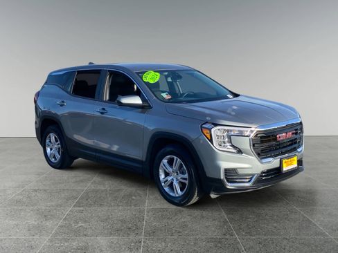 Used 2024 GMC Terrain SLE image 7