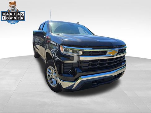 Used 2024 Chevrolet Silverado 1500 LT w/ Z71 Off-Road Package AWD/4WD image 8