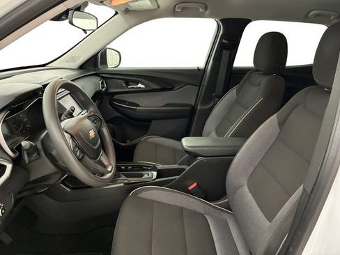 Used 2021 Chevrolet TrailBlazer LS FWD image 12