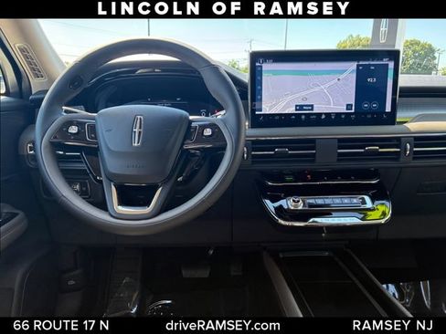 Used 2023 Lincoln Corsair AWD image 25